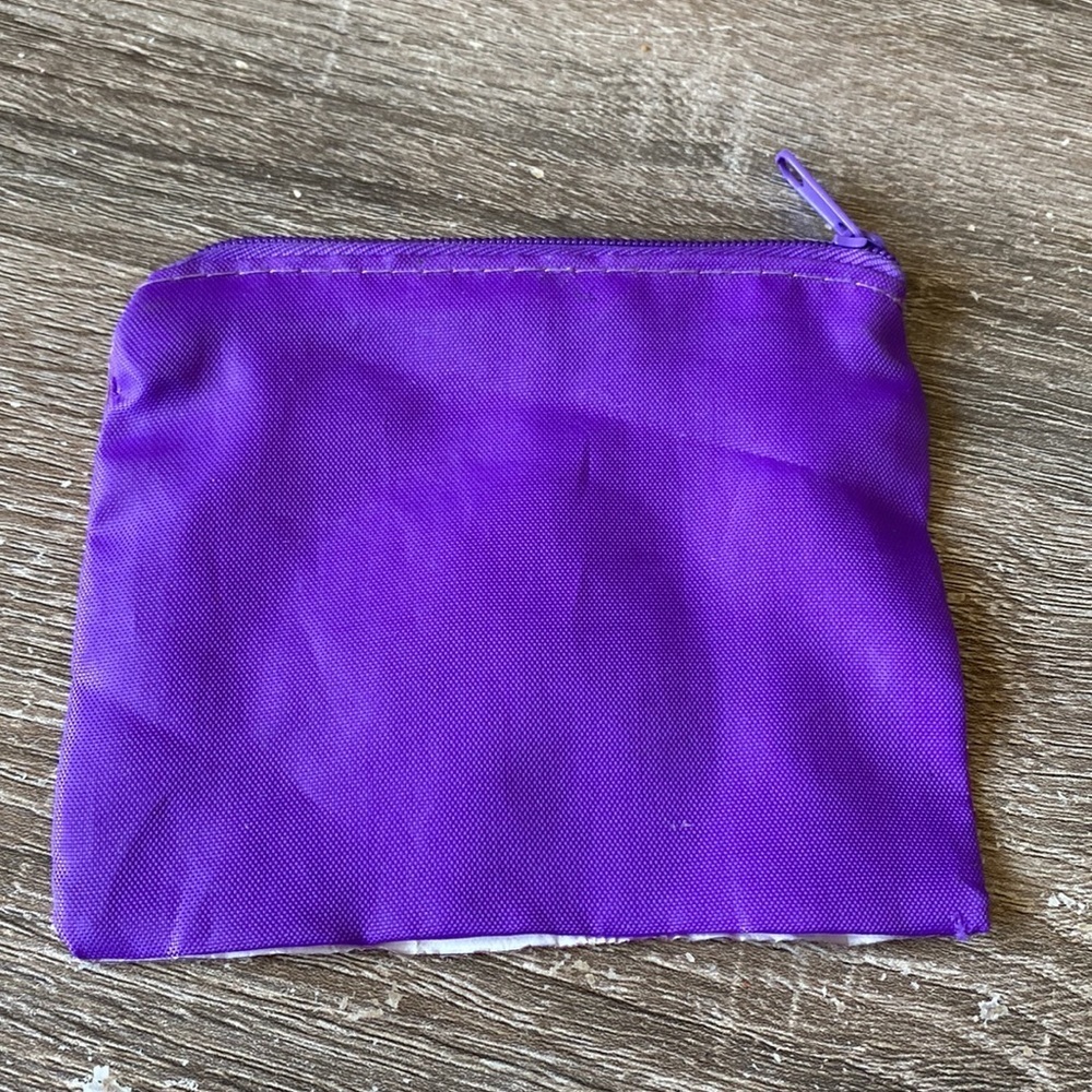 Hello Kitty Coin Purse - Picture 3 of 6